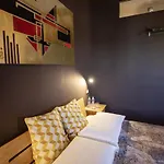 Bru 게스트하우스 4*