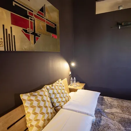 Bru Πανσιόν 4*